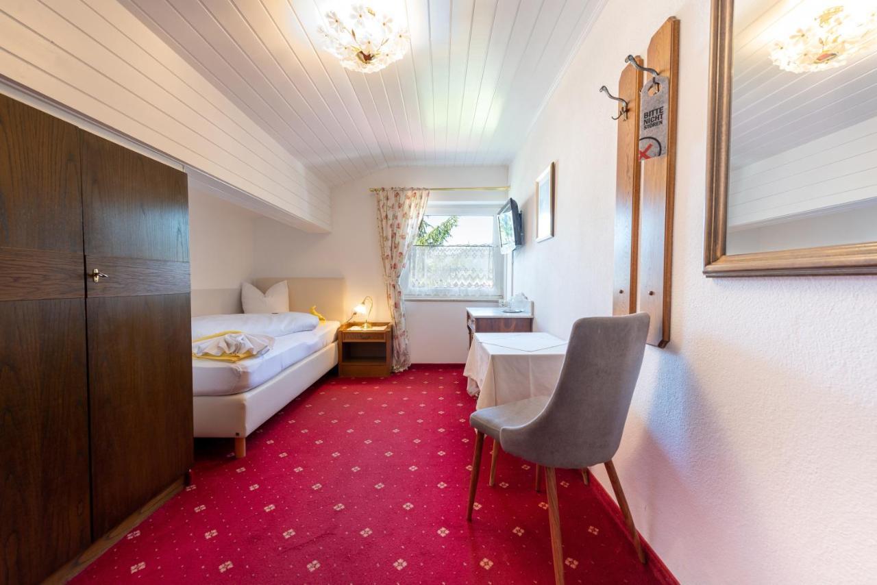 Gasthof Enzian Tannheim Room photo